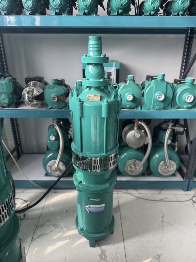 Submersible pump